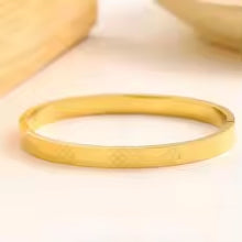 18K Gold Plated Stainless Steel Nail Bracelet for Women with Cubic Zirconia Bangle Fashion Daily Wear Jewelry